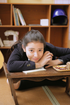 美女露0奶头